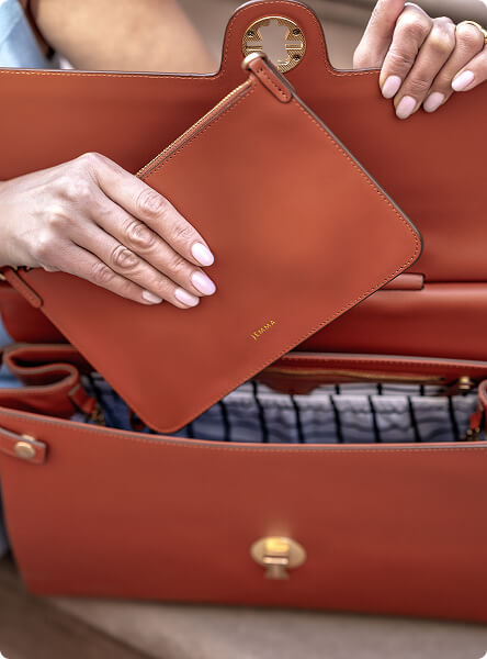 Grab-and-go clutch